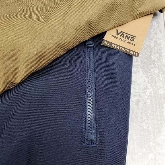 Vans Wells MTE Jacket - Picture 4 of 9